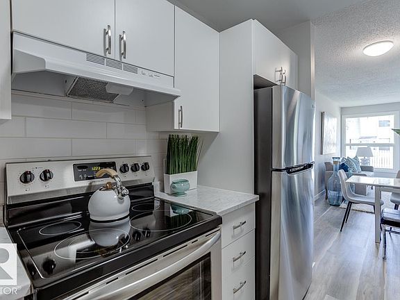 4th image of 7032 Mill Woods Rd S