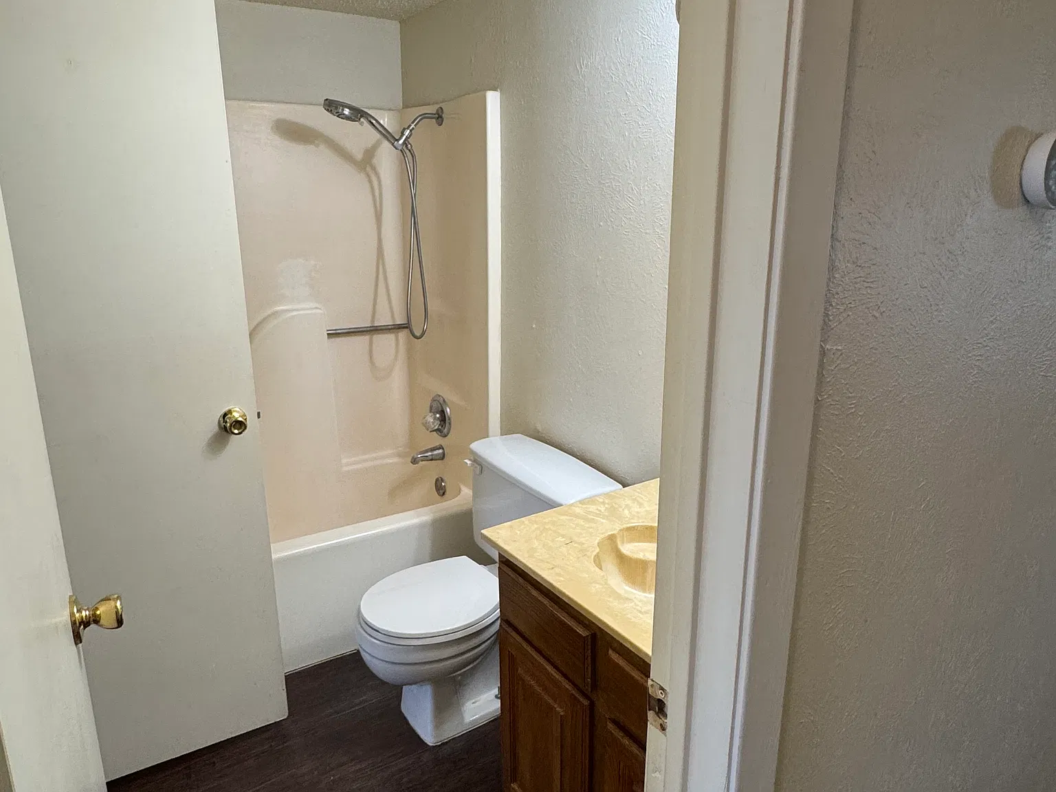 2 bed, 1014 sqft, $1,600 — Photo 4