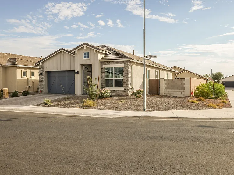 10553 W Albert Ln — Photo 3