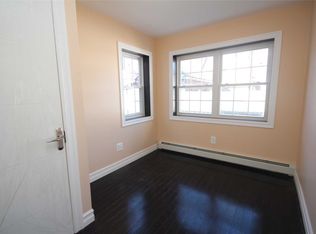 8266 170th St, Jamaica, NY 11432