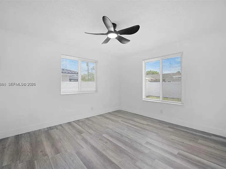 5580 Plunkett St — Photo 7