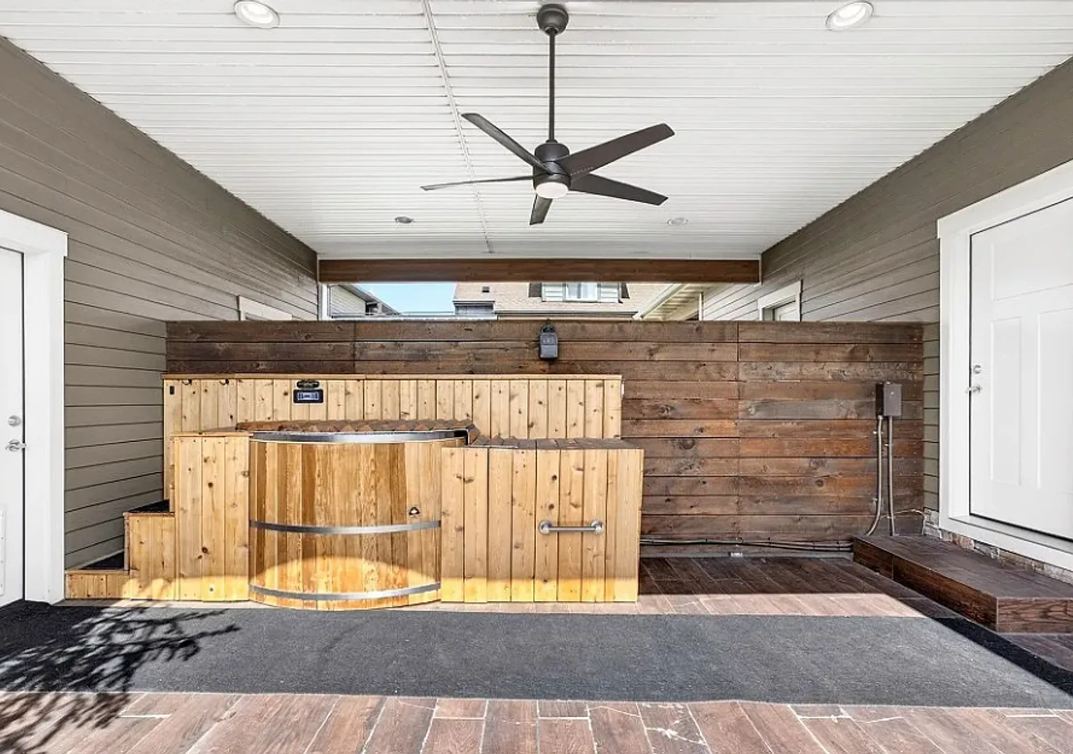 Unique Condo for Rent in Bozeman! Private Hot Tub and Media Room! — Photo 4