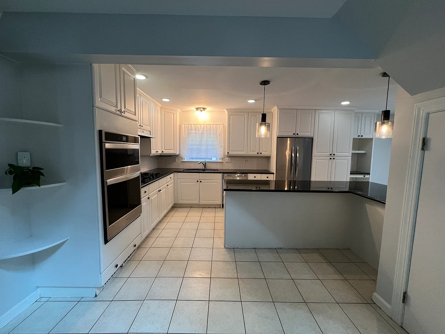 4 bed, 3100 sqft, $3,195 — Photo 4