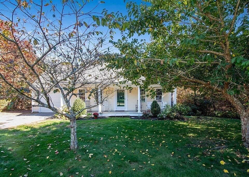 1st image of 17 Quashnet Woods Drive