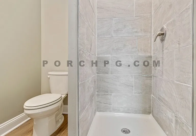 49 E 16th St SW #B — Photo 16
