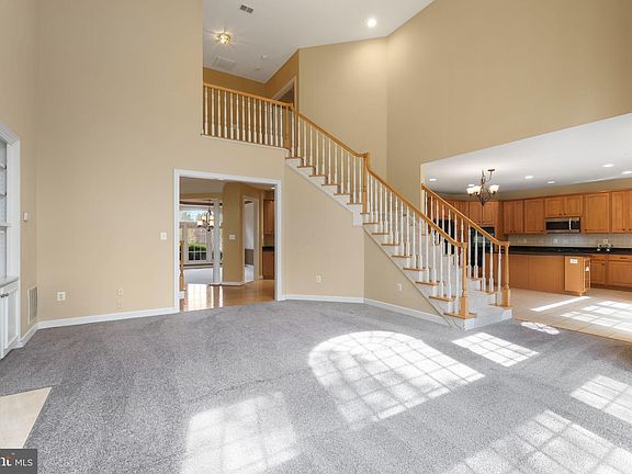 3rd image of 7500 Redland Park Pl