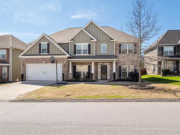 3rd image of 325 Bella Rose Drive