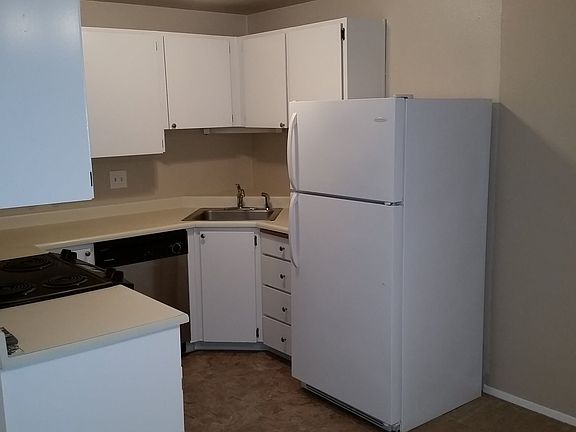 4th image of 10957 SW 121st Ave