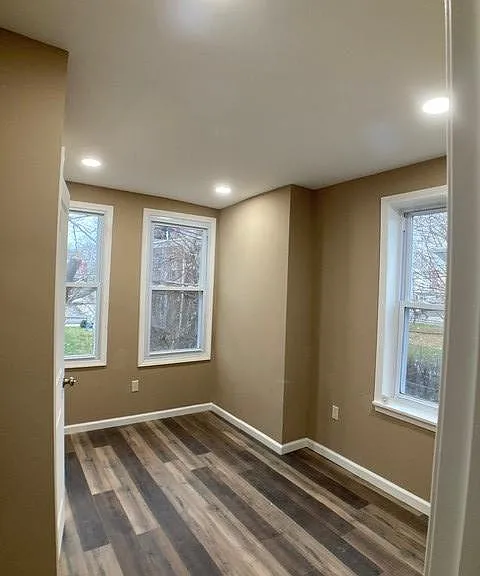 758 N Dekalb St — Photo 33
