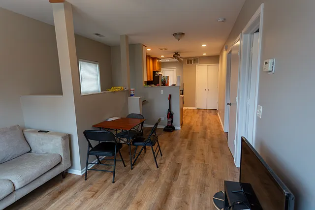 1013 S Laflin St #2 — Photo 4
