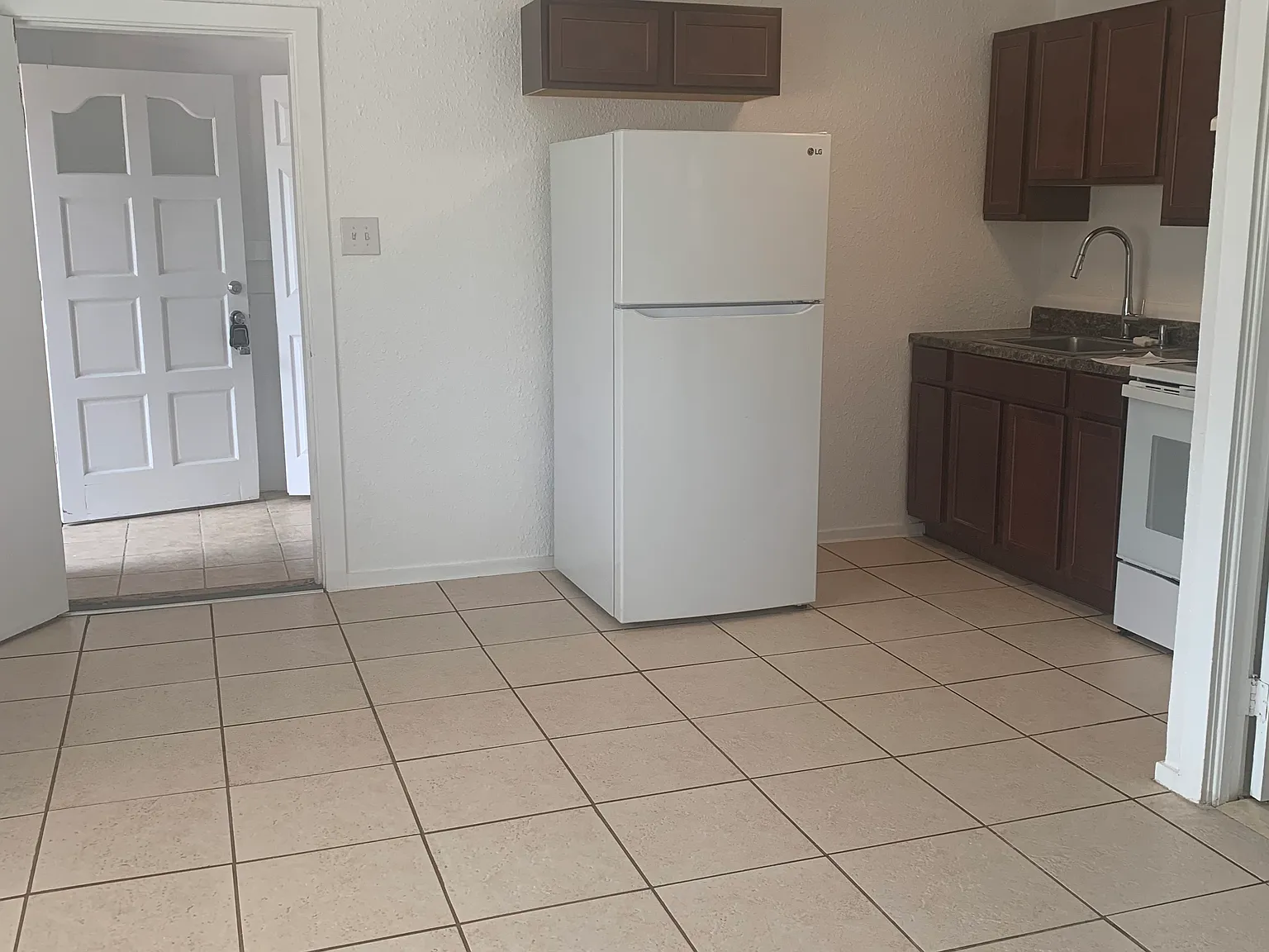 1 bed, 450 sqft, $950 — Photo 3