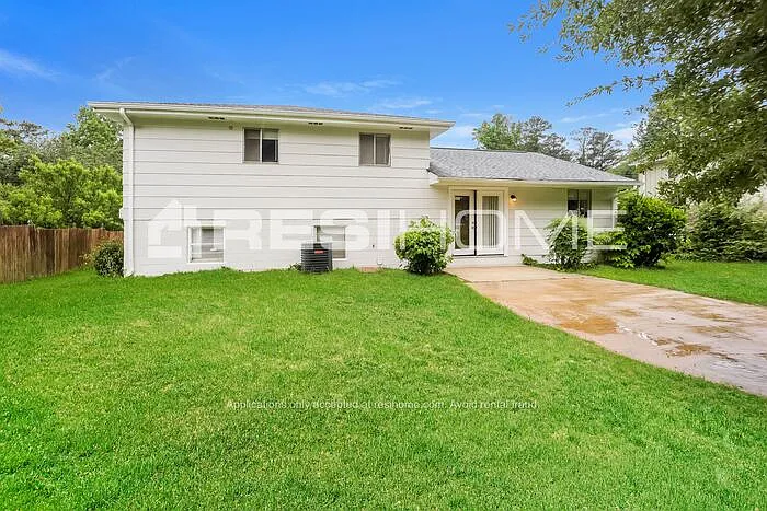724 Dixon Rd — Photo 14