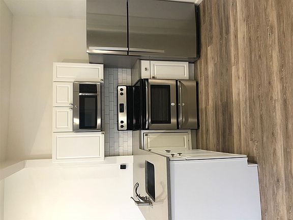 4th image of 549 Pavonia Ave #B