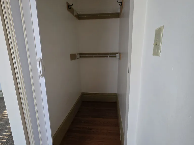 403 Locust Ave #5 — Photo 4