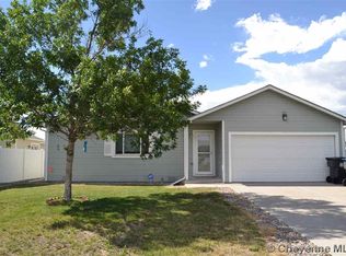 910 W 10th St, Cheyenne, WY 82007