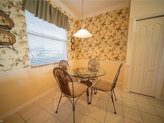 3rd image of 10361 Butterfly Palm Dr APT 714