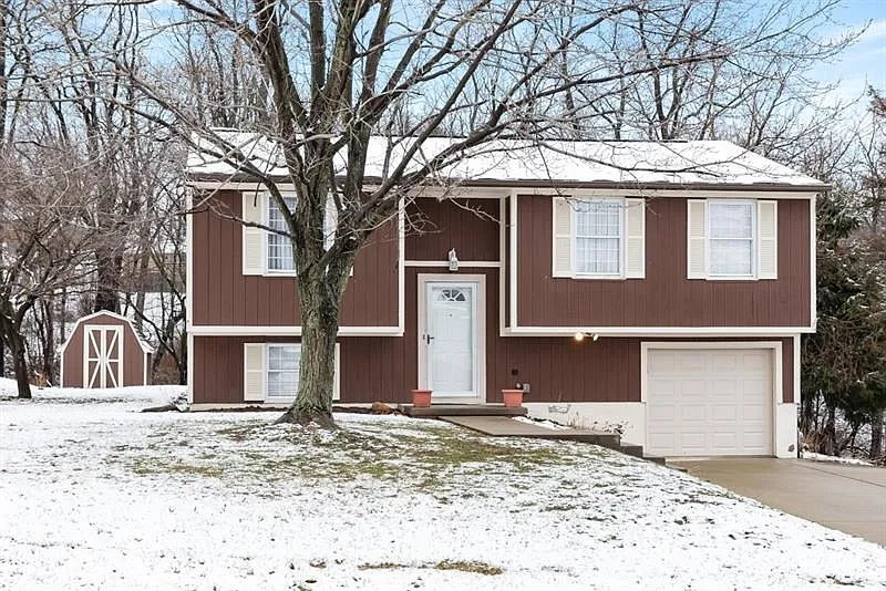 112 Highland Ave photo 1