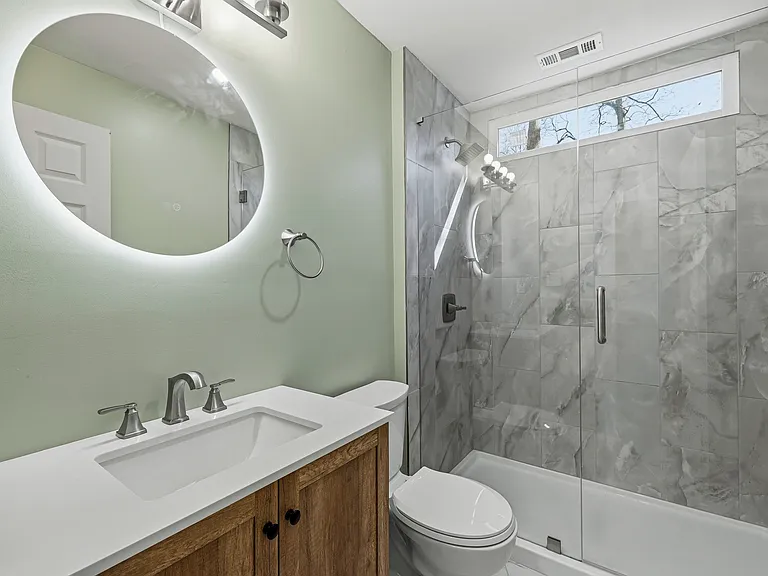 2583 Joyce Ave — Photo 4