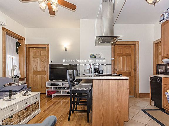 97 Myrtle St. #5 Boston - Beacon Hill Unit Photo 2