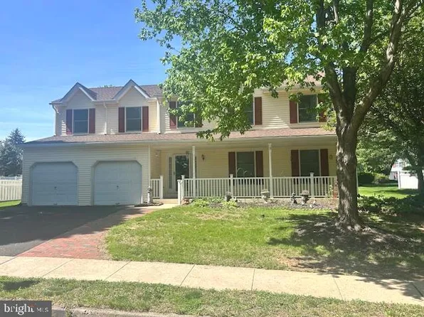 618 Highpointe Cir, Langhorne, PA 19047