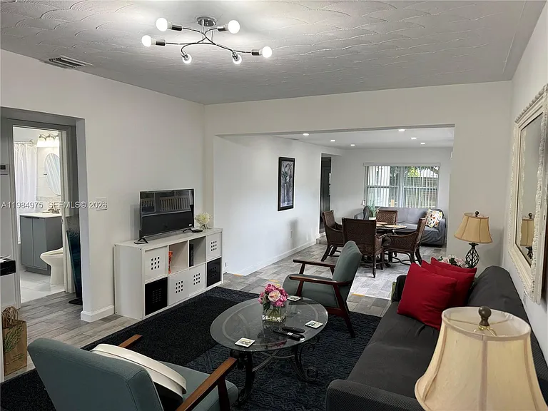 2247 Jackson St — Photo 2