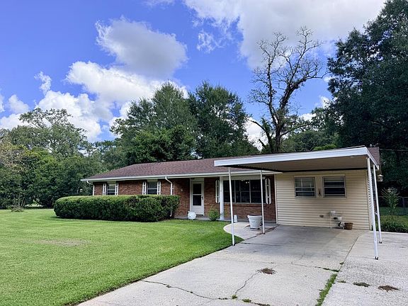 3rd image of 110 Huntington Dr