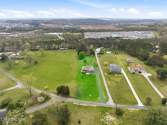 5th image of 504 Overlook Rd