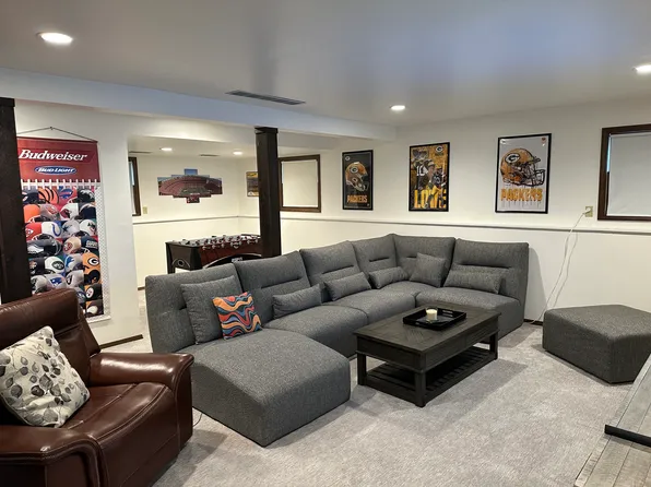 1573 Birchwood Dr, Green Bay, WI 54304