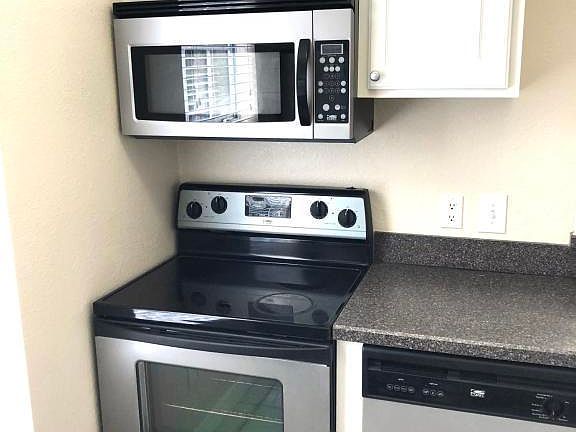 5th image of 13703 N Richmond Park Dr #1901