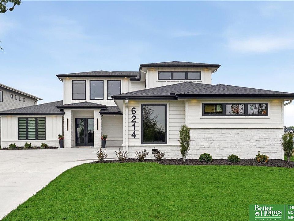 1st image of 6214 N 289th Cir