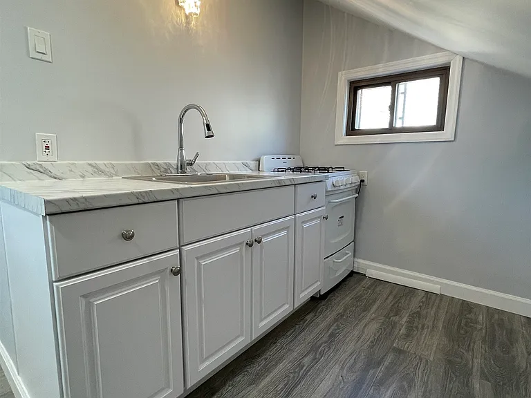 68 Jefferson Ave — Photo 9