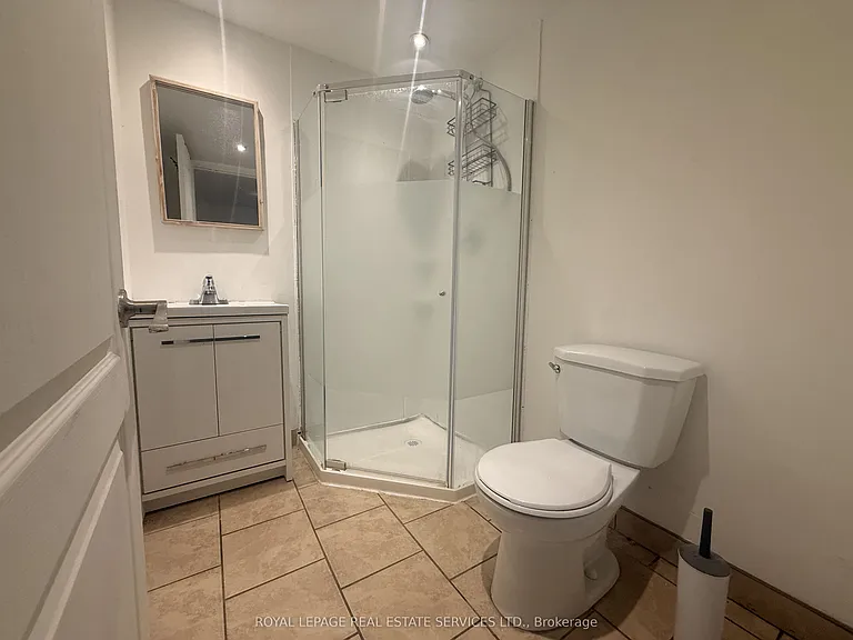 34 Plains Rd W #A2 — Photo 8