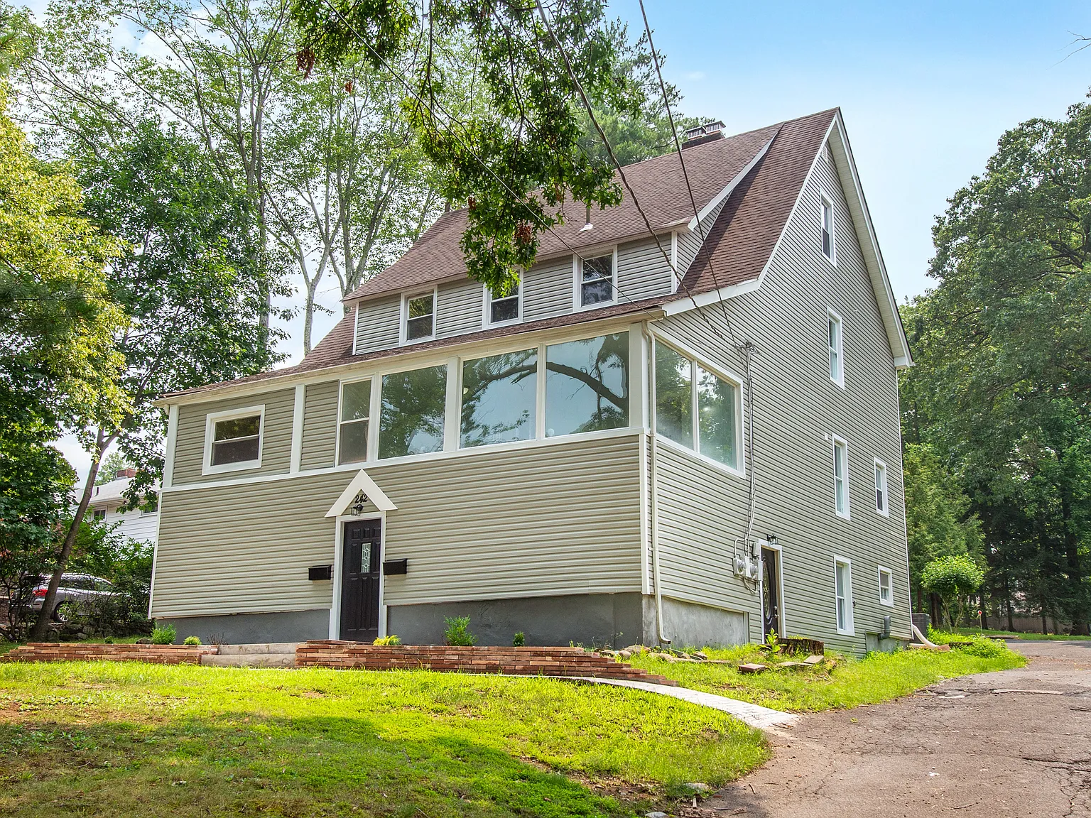 3 bed, $3,900 — Photo 1