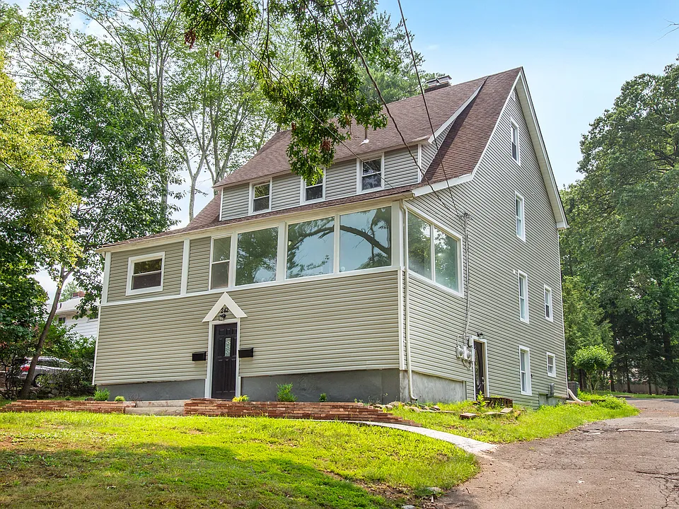 242 Rock Ave #1