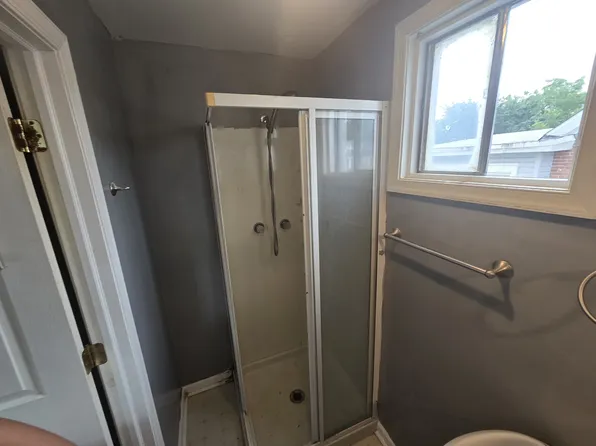 105 W 24th St APT 3, Chester, PA 19013