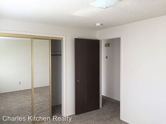 4th image of 706 Stafford Way