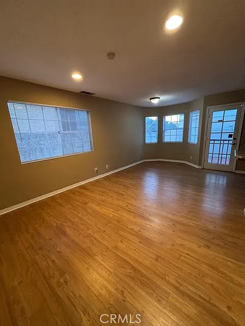 3 bed, 2.5 bath, 1955 sqft, $4,800 — Photo 3