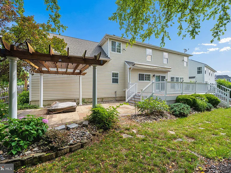 110 Bedrock Dr — Photo 41