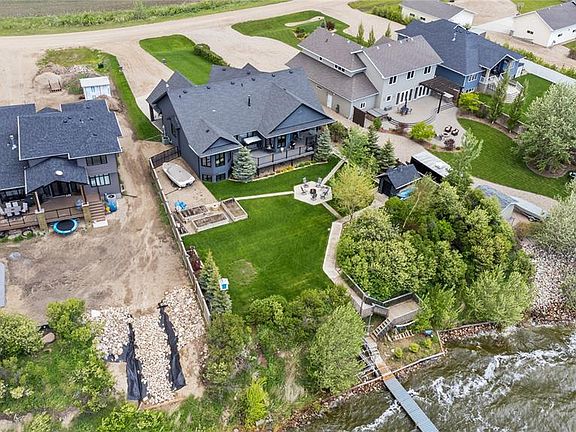 4th image of 30 Pape DRIVE