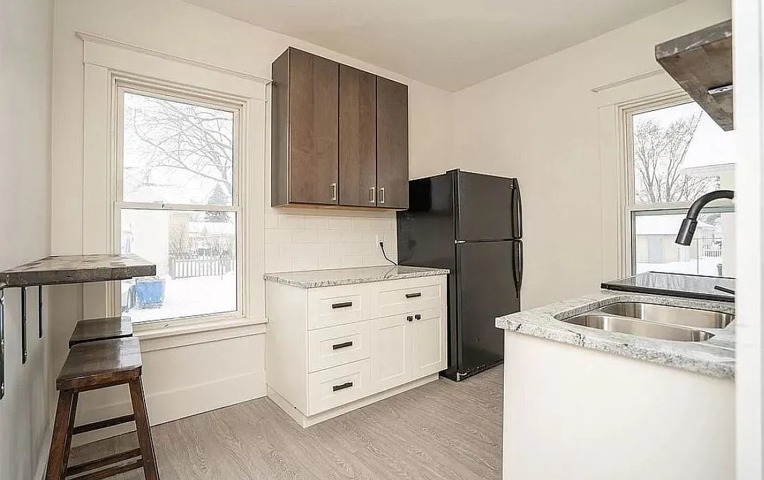 Studio, 395 sqft, $995 — Photo 2