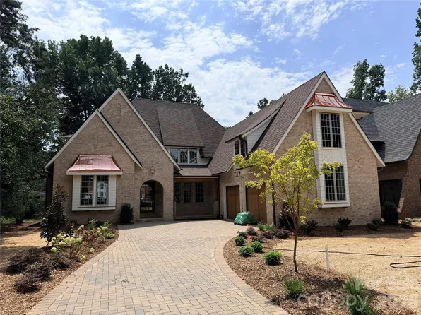 110 Hunter Ln, Charlotte, NC 28211