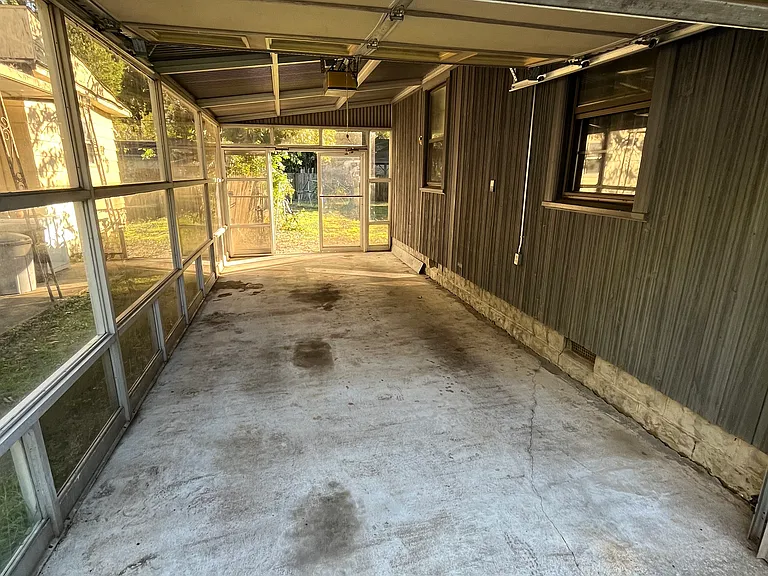326 N Center Dr — Photo 3