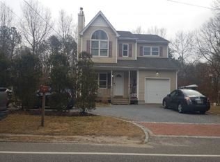 79 Old Country Rd, Westhampton, NY 11977