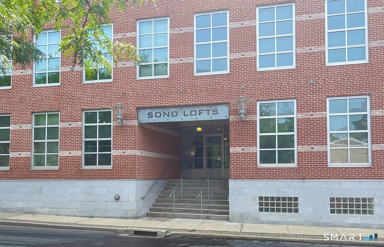1 bed, 1.5 bath, 1126 sqft, $3,000 — Photo 1
