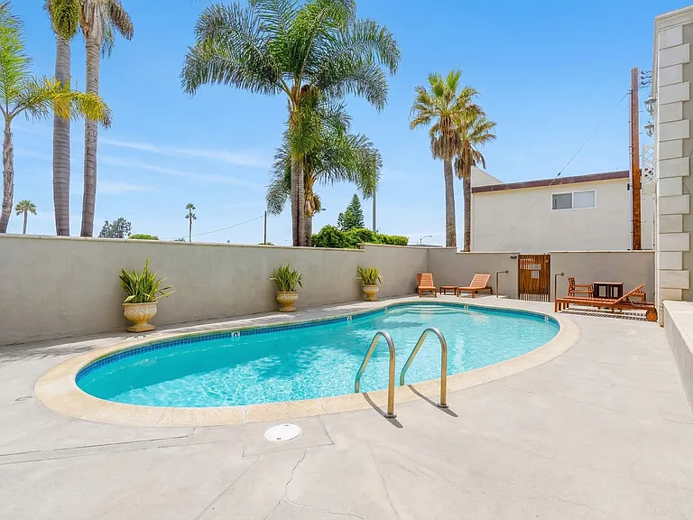 26110 Narbonne Ave — Photo 13