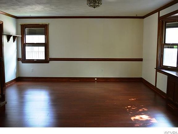 3rd image of 2611 Pine Grove Dr