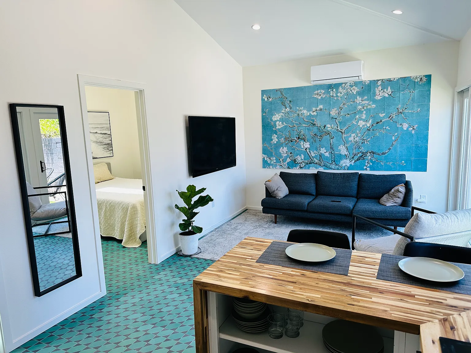 1 bed, 400 sqft, $2,600 — Photo 3