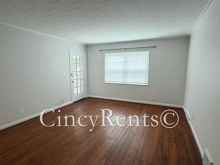 837 Van Dyke Ave #3 — Photo 2