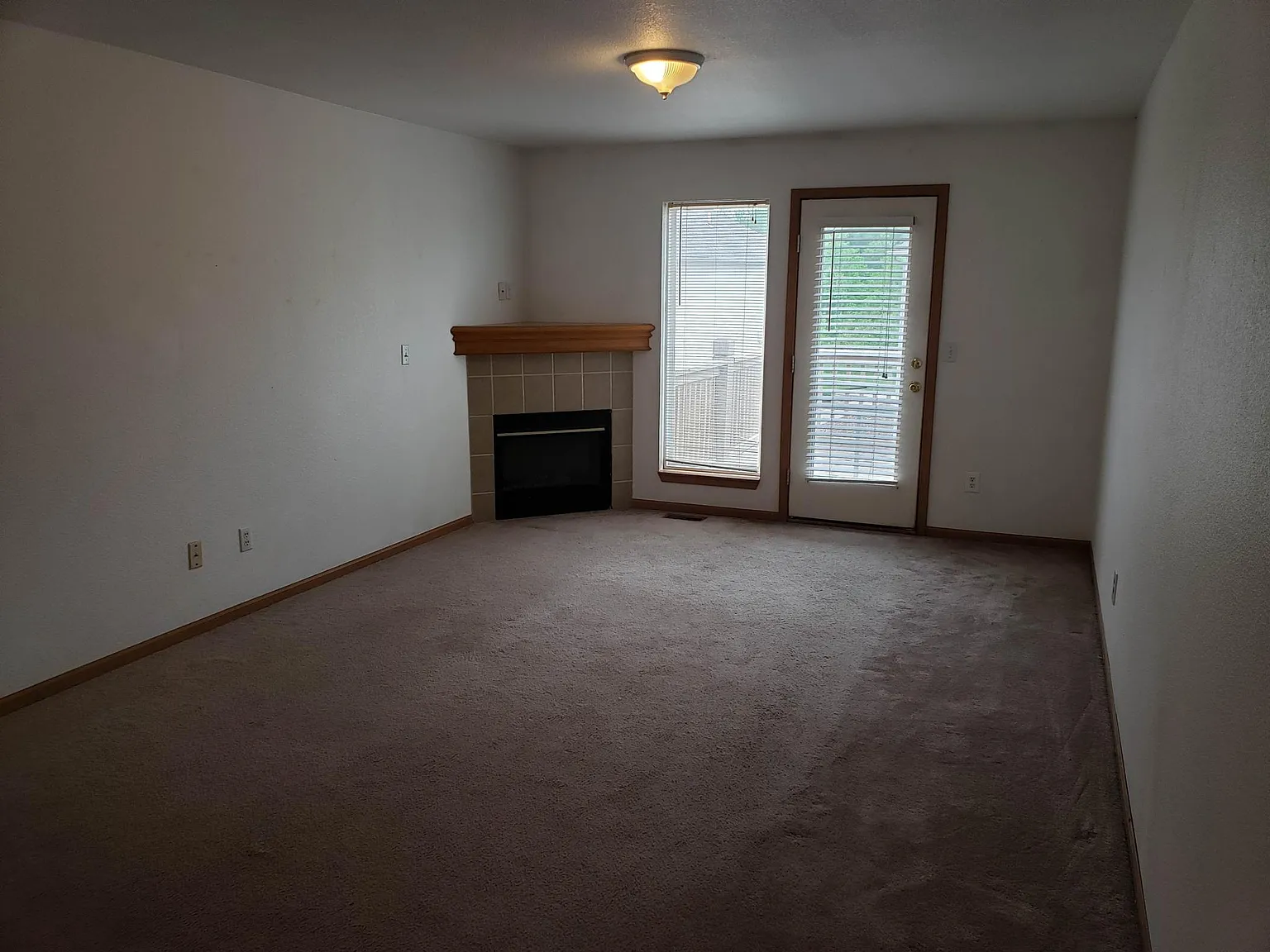 3 bed, 1400 sqft, $1,695 — Photo 4