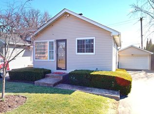 1127 Lotus Dr, Round Lake Beach, IL 60073